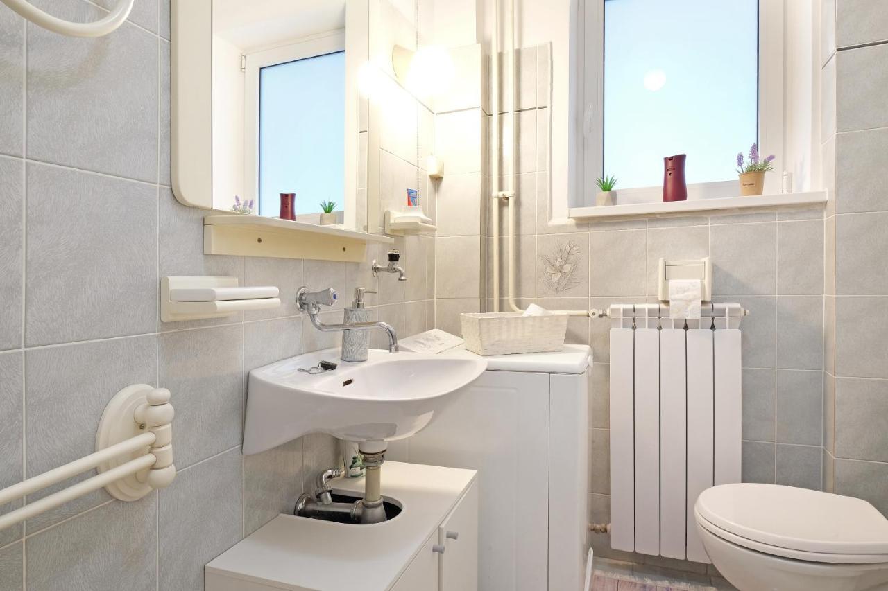 Zen City Center Apartment & Garage Nearby Belgrade Extérieur photo